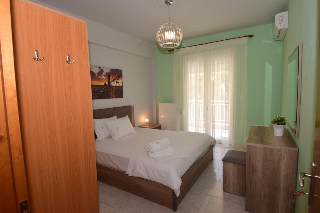 Bourlis Apartments アスプロヴァルタ エクステリア 写真