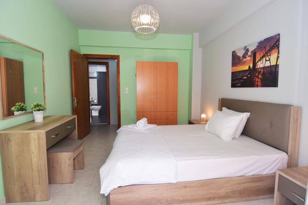 Bourlis Apartments アスプロヴァルタ エクステリア 写真