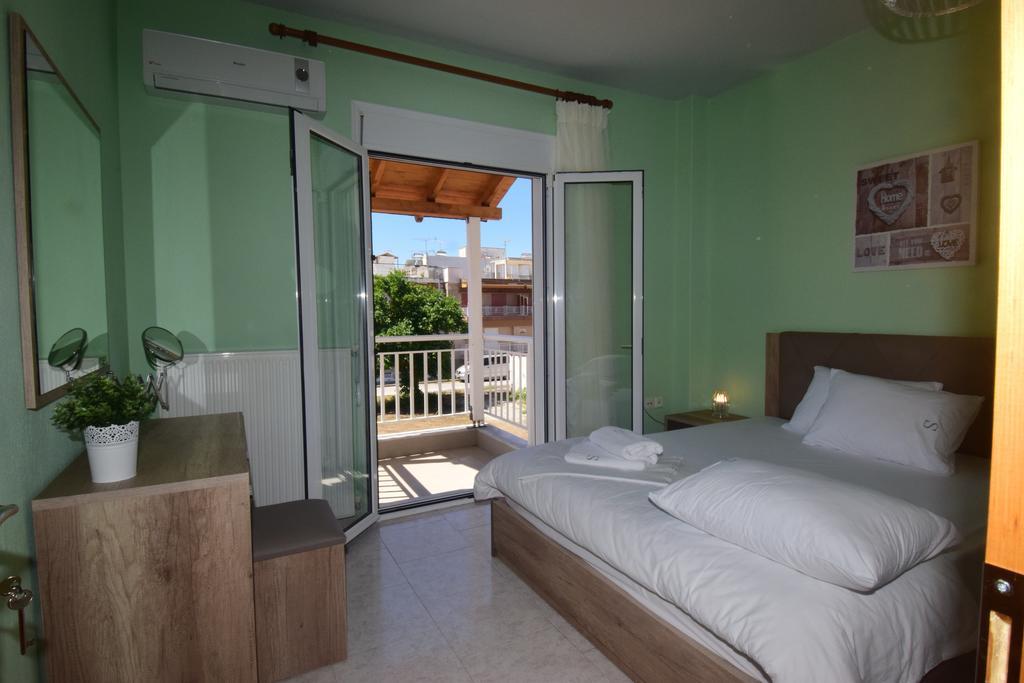 Bourlis Apartments アスプロヴァルタ エクステリア 写真