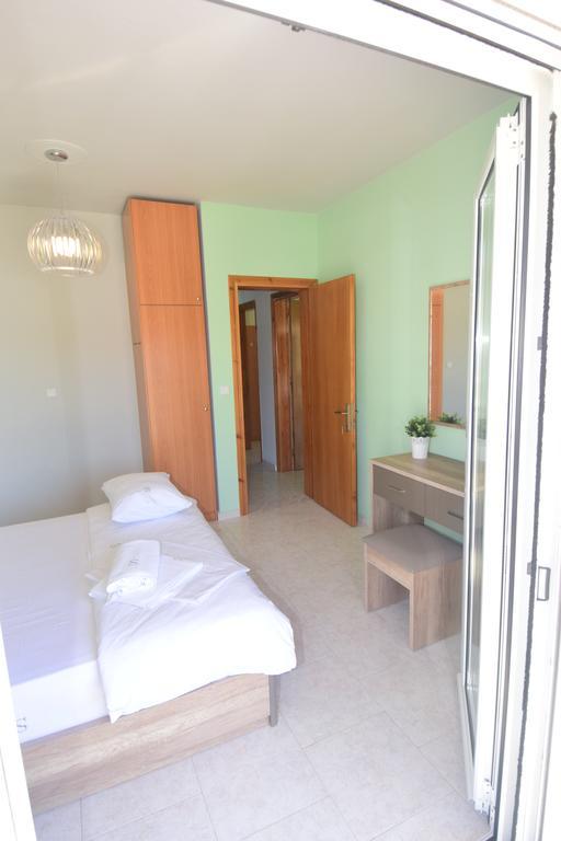 Bourlis Apartments アスプロヴァルタ エクステリア 写真