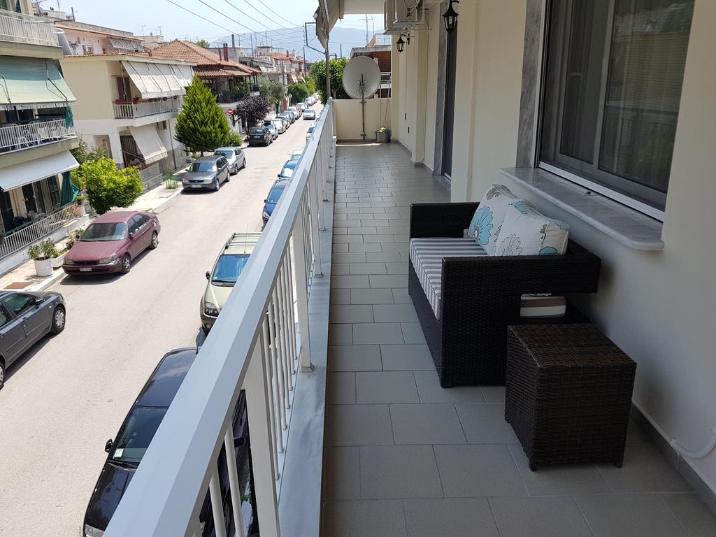 Bourlis Apartments アスプロヴァルタ エクステリア 写真