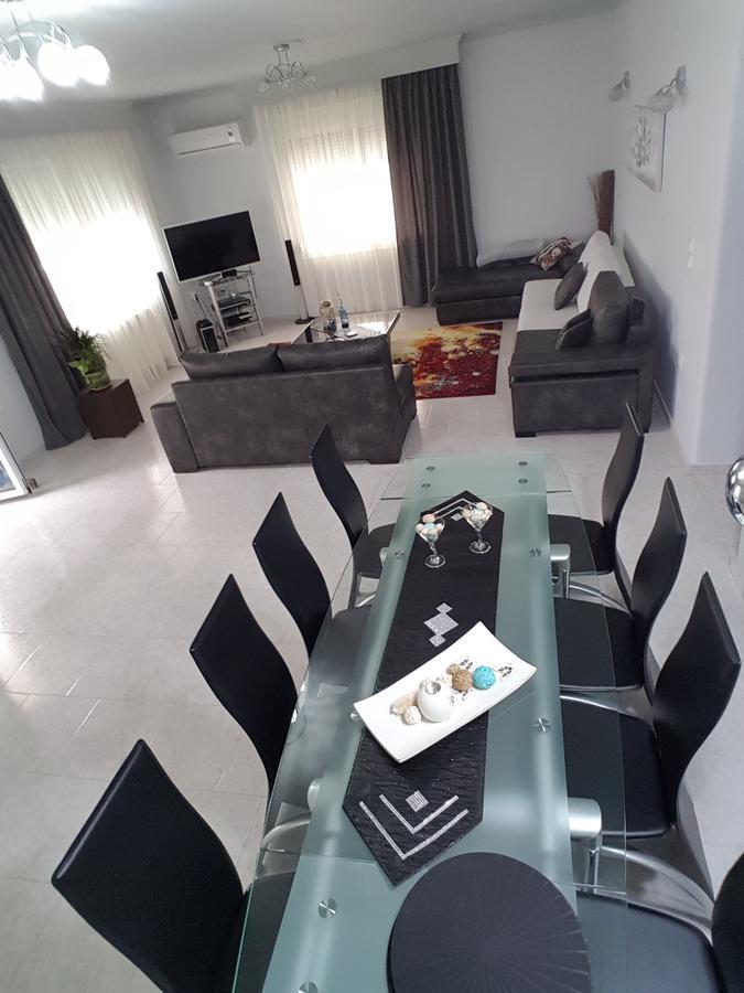 Bourlis Apartments アスプロヴァルタ エクステリア 写真