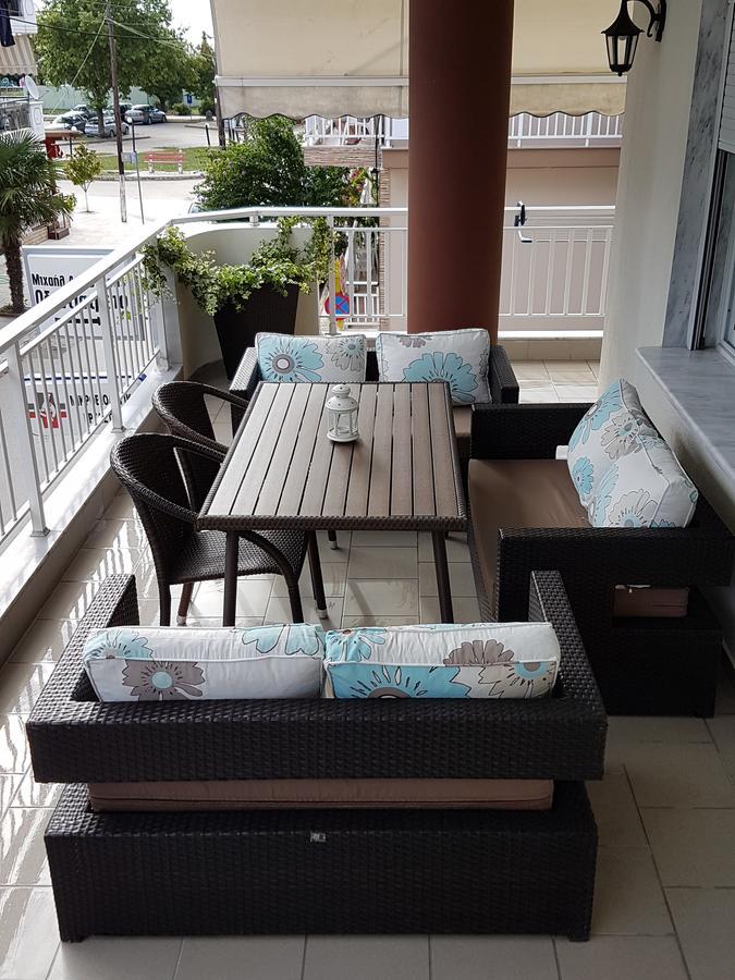 Bourlis Apartments アスプロヴァルタ エクステリア 写真