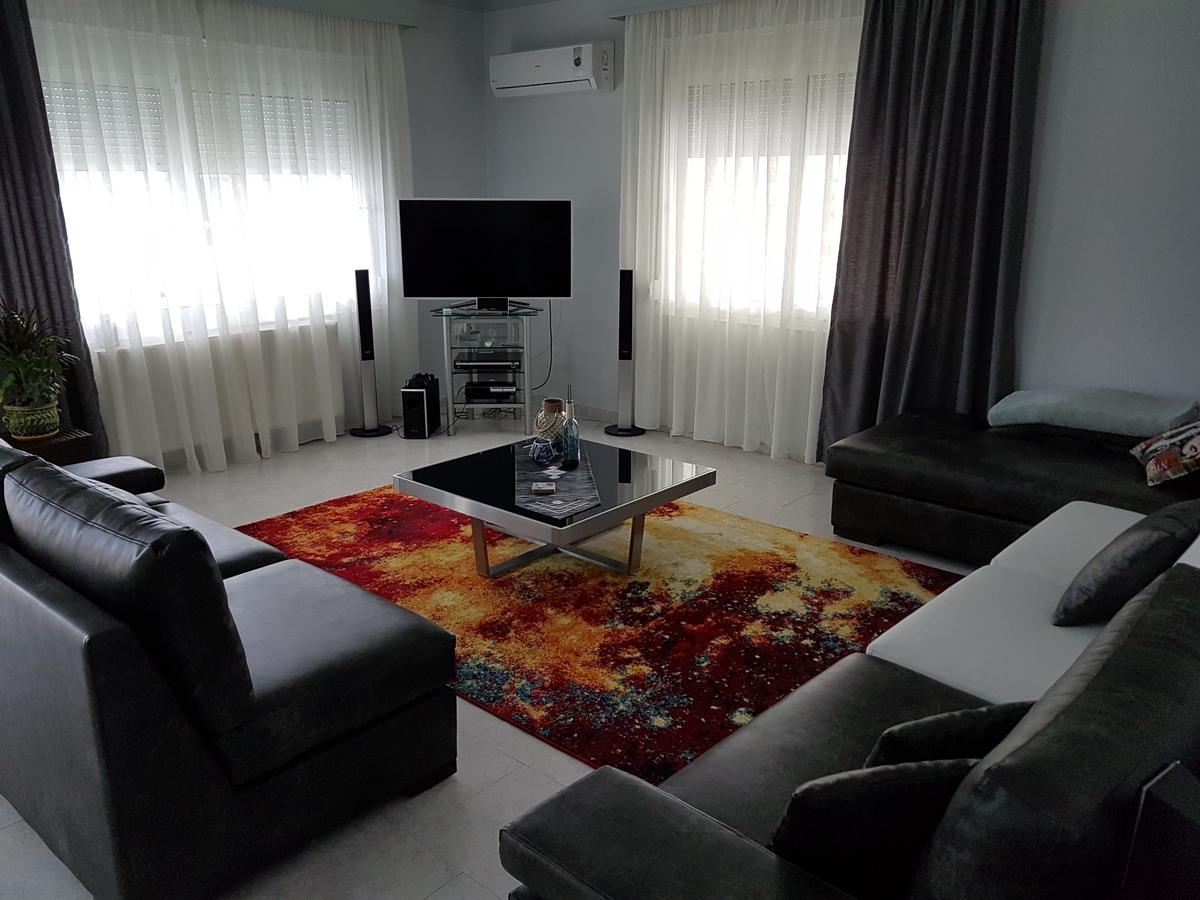 Bourlis Apartments アスプロヴァルタ エクステリア 写真